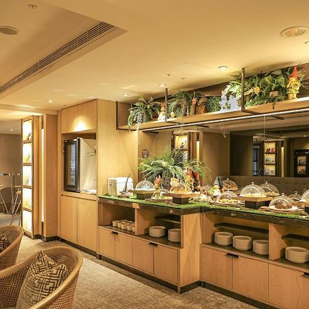 Regent Taipei Otel Dış mekan fotoğraf The buffet at the lounge