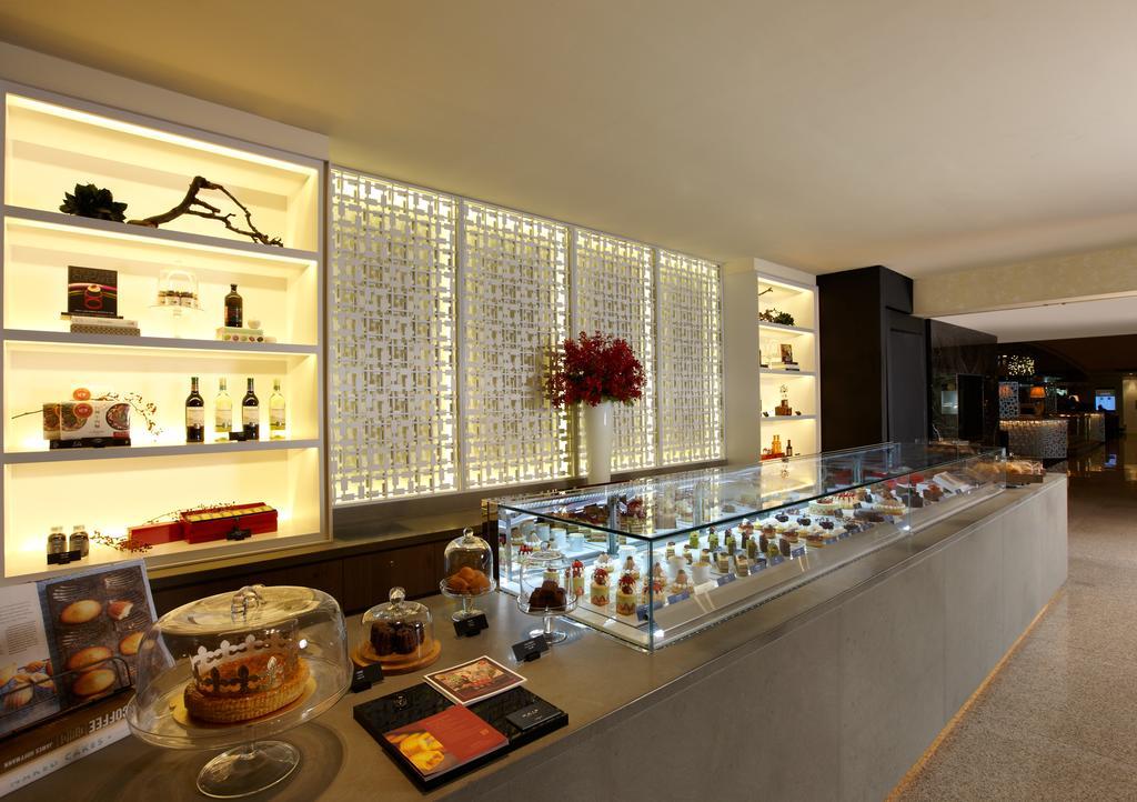 Regent Taipei Otel Dış mekan fotoğraf The bar at the lounge