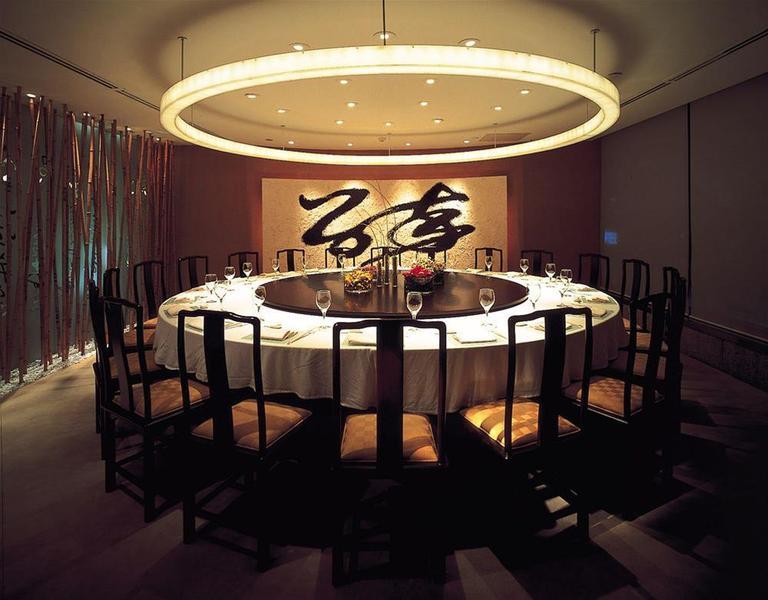 Regent Taipei Otel Dış mekan fotoğraf A private dining room at the restaurant