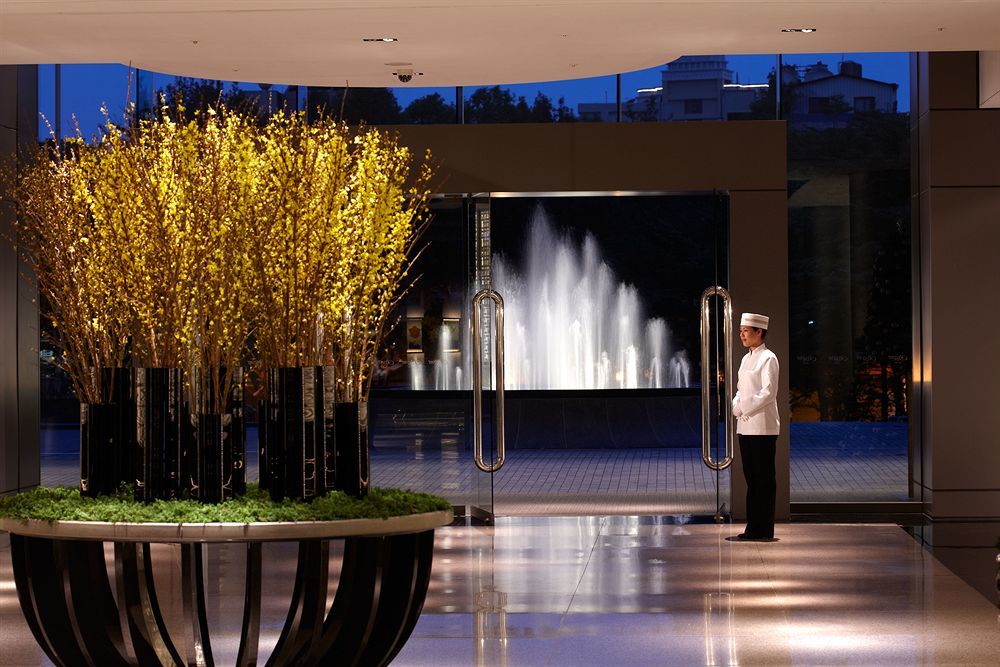 Regent Taipei Otel Dış mekan fotoğraf Entrance to the hotel
