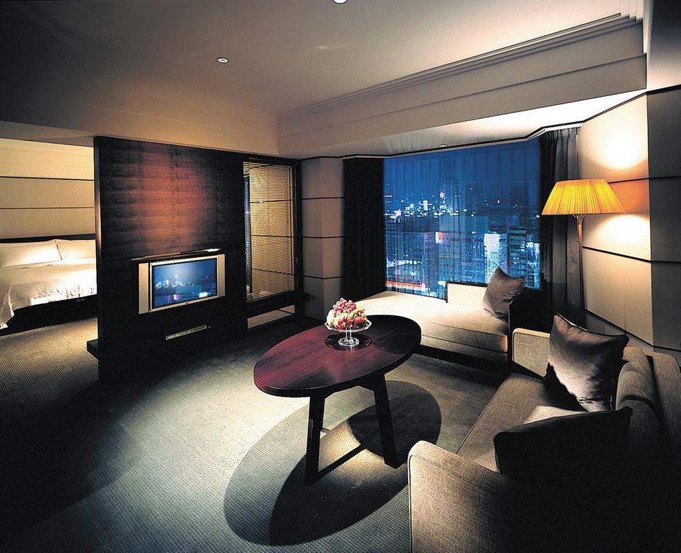 Regent Taipei Otel Dış mekan fotoğraf A suite at the Mandarin Oriental, Seoul