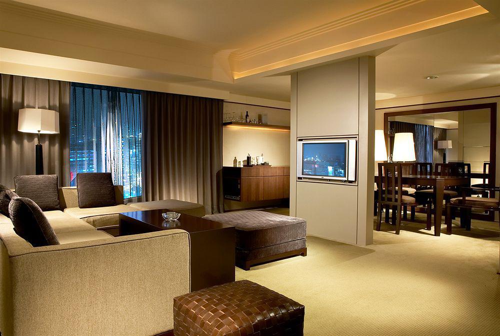 Regent Taipei Otel Dış mekan fotoğraf A suite at the Mandarin Oriental, Tokyo